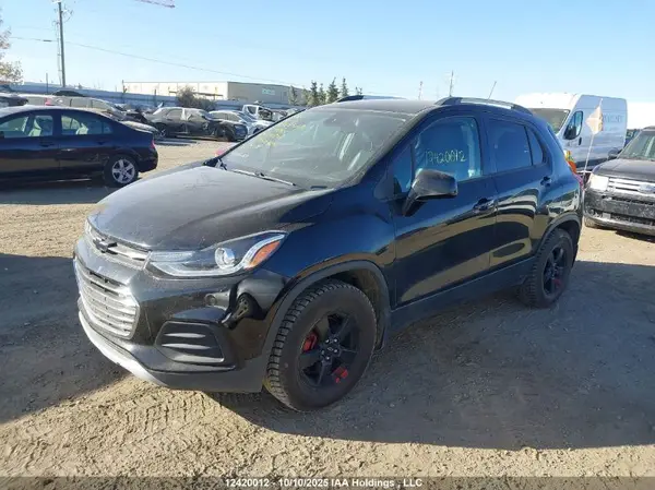 3GNCJPSB8KL374807 2019 CHEVROLET TRAX - Image 2