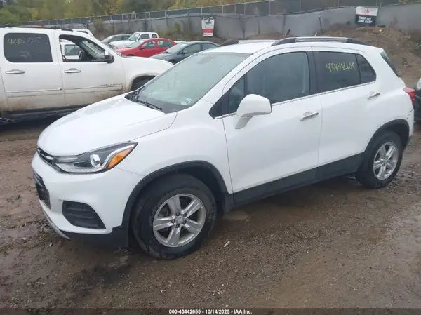 3GNCJPSB8KL405084 2019 CHEVROLET TRAX - Image 2