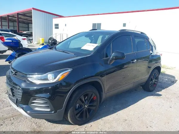 3GNCJPSB8LL111685 2020 CHEVROLET TRAX - Image 2