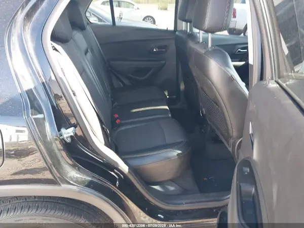 3GNCJPSB8LL111685 2020 CHEVROLET TRAX - Image 8