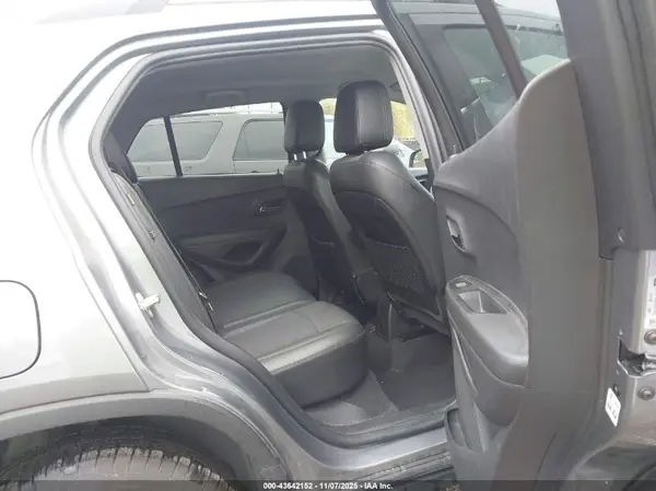 3GNCJPSB8LL147215 2020 CHEVROLET TRAX - Image 8