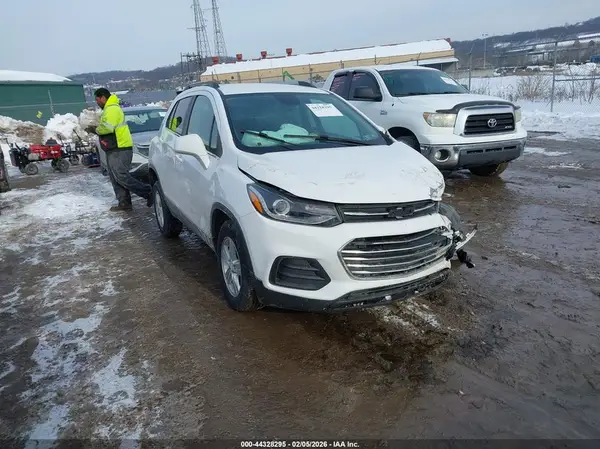 3GNCJPSB8LL171210 2020 CHEVROLET TRAX - Image 1