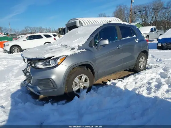 3GNCJPSB8LL209082 2020 CHEVROLET TRAX - Image 2