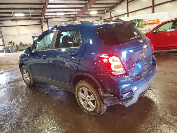 3GNCJPSB8LL249887 2020 CHEVROLET TRAX - Image 2