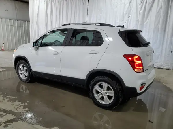 3GNCJPSB8LL260811 2020 CHEVROLET TRAX - Image 2