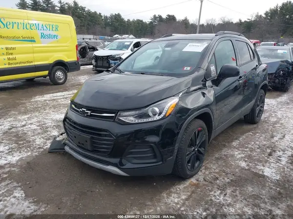 3GNCJPSB8LL316987 2020 CHEVROLET TRAX - Image 2