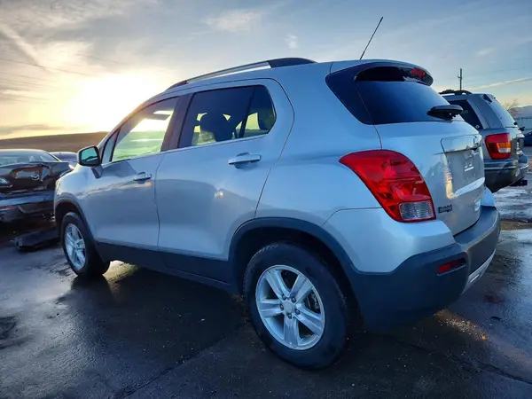 3GNCJPSB9GL158620 2016 CHEVROLET TRAX - Image 2