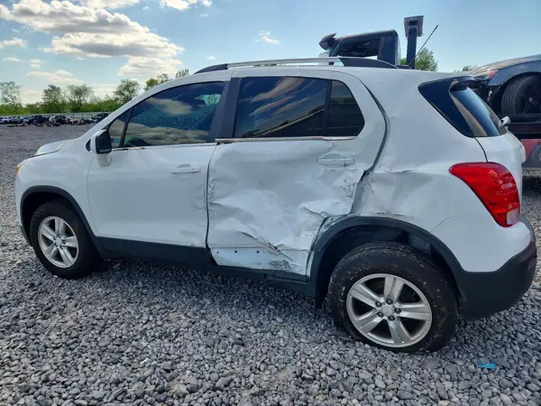 3GNCJPSB9GL255848 2016 CHEVROLET TRAX - Image 2