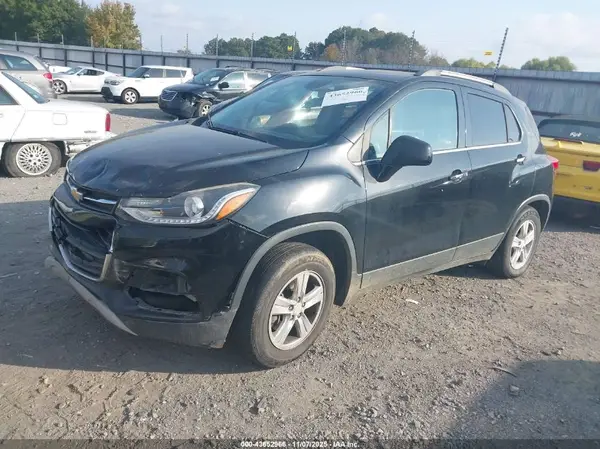 3GNCJPSB9HL169585 2017 CHEVROLET TRAX - Image 2