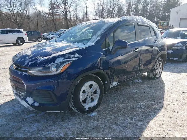 3GNCJPSB9HL185964 2017 CHEVROLET TRAX - Image 2