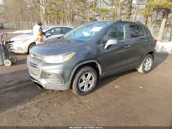 3GNCJPSB9HL196348 2017 CHEVROLET TRAX - Image 2
