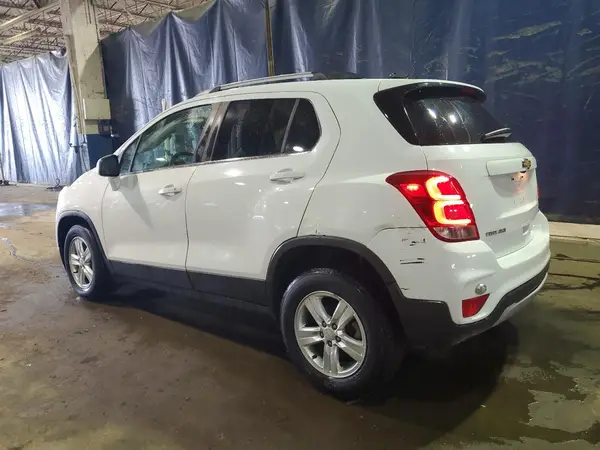 3GNCJPSB9JL160326 2018 CHEVROLET TRAX - Image 2