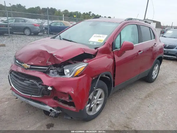 3GNCJPSB9JL162111 2018 CHEVROLET TRAX - Image 2