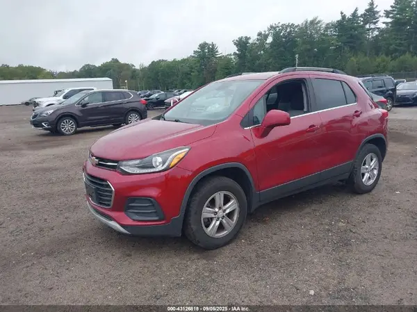 3GNCJPSB9JL164411 2018 CHEVROLET TRAX - Image 2