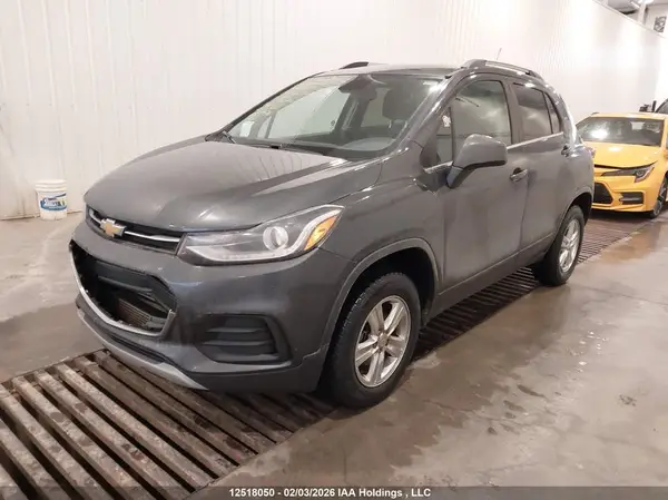 3GNCJPSB9JL300357 2018 CHEVROLET TRAX - Image 2
