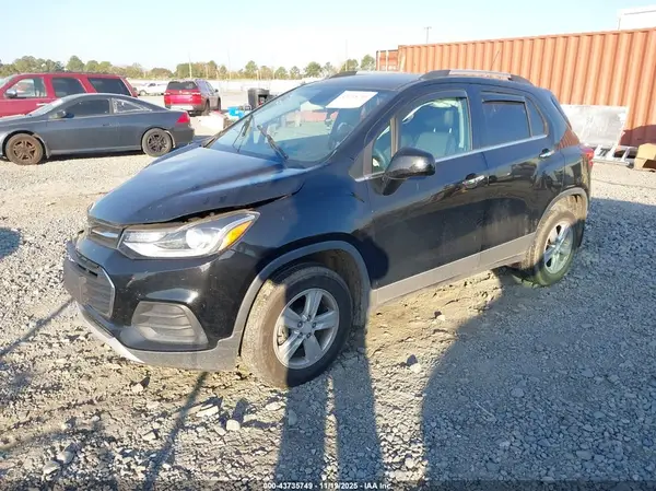 3GNCJPSB9JL382641 2018 CHEVROLET TRAX - Image 2