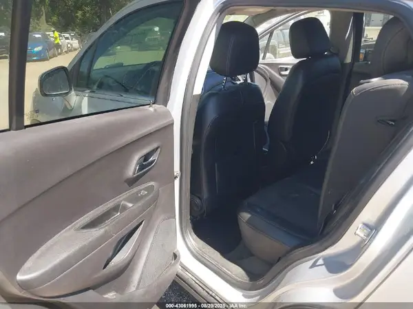 3GNCJPSB9KL165978 2019 CHEVROLET TRAX - Image 8