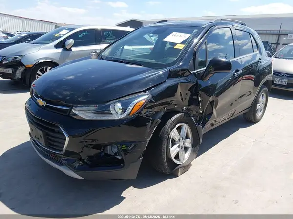 3GNCJPSB9KL202785 2019 CHEVROLET TRAX - Image 2
