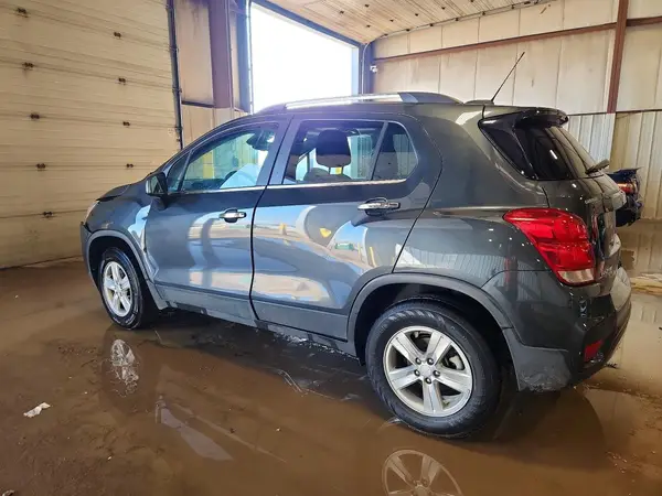 3GNCJPSB9KL210658 2019 CHEVROLET TRAX - Image 2