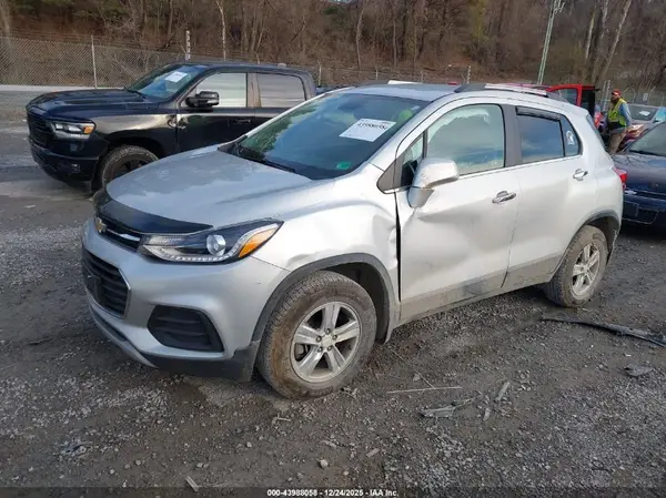 3GNCJPSB9KL213060 2019 CHEVROLET TRAX - Image 2