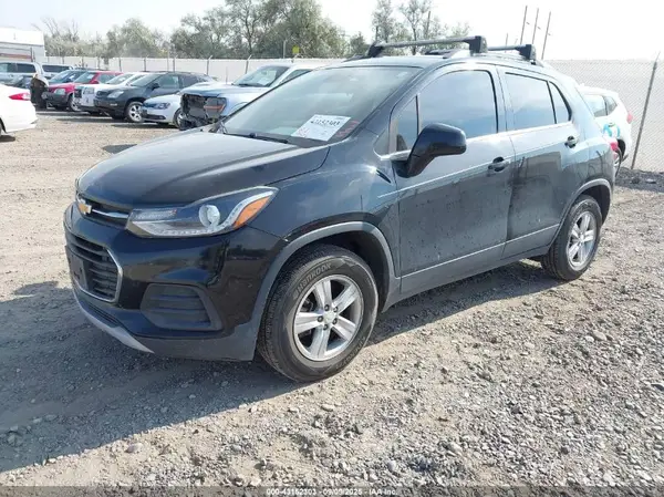 3GNCJPSB9KL215469 2019 CHEVROLET TRAX - Image 2