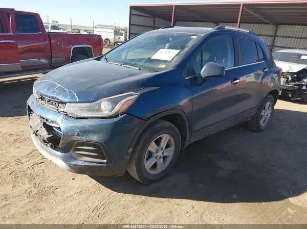 3GNCJPSB9KL247239 2019 CHEVROLET TRAX - Image 2