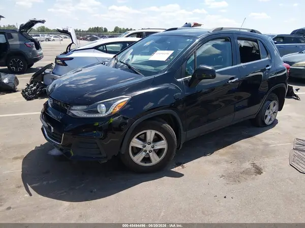 3GNCJPSB9KL248004 2019 CHEVROLET TRAX - Image 2