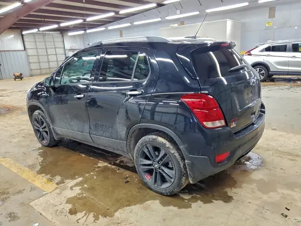 3GNCJPSB9KL255535 2019 CHEVROLET TRAX - Image 2