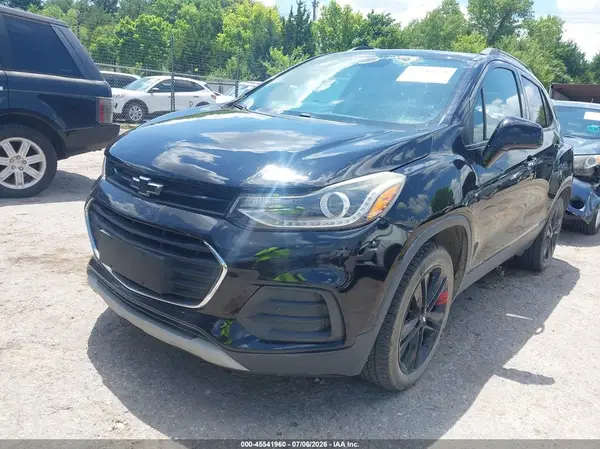 3GNCJPSB9KL278572 2019 CHEVROLET TRAX - Image 2