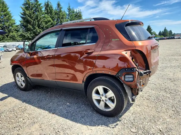 3GNCJPSB9KL296277 2019 CHEVROLET TRAX - Image 2