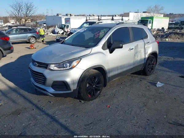 3GNCJPSB9KL332047 2019 CHEVROLET TRAX - Image 2