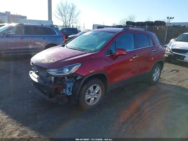3GNCJPSB9KL356638 2019 CHEVROLET TRAX - Image 2