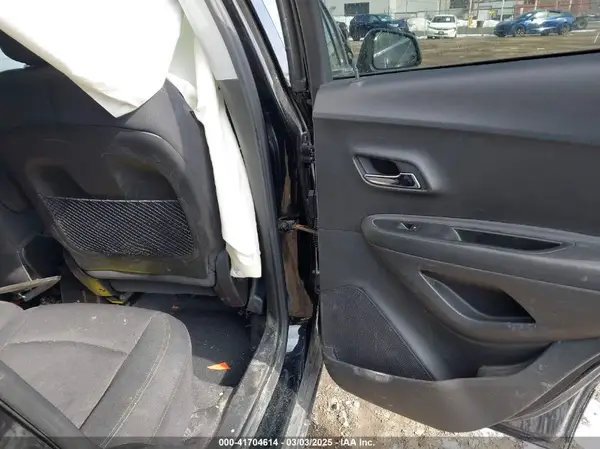 3GNCJPSB9KL359863 2019 CHEVROLET TRAX - Image 8