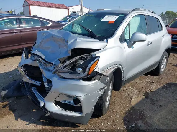 3GNCJPSB9KL380843 2019 CHEVROLET TRAX - Image 2
