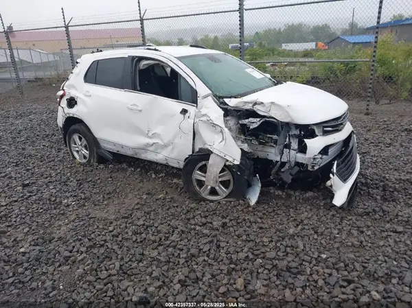 3GNCJPSB9LL155372 2020 CHEVROLET TRAX - Image 1