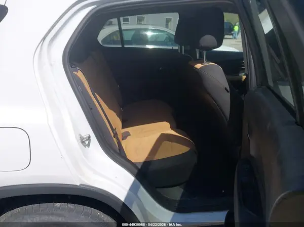 3GNCJPSB9LL172883 2020 CHEVROLET TRAX - Image 8