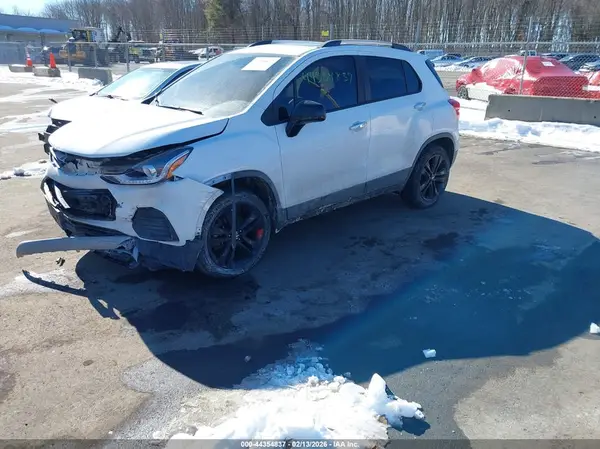 3GNCJPSB9LL180935 2020 CHEVROLET TRAX - Image 2