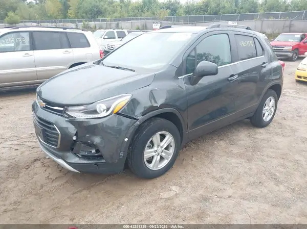 3GNCJPSB9LL198531 2020 CHEVROLET TRAX - Image 2