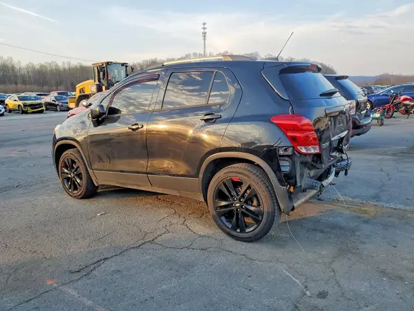 3GNCJPSB9LL217109 2020 CHEVROLET TRAX - Image 2