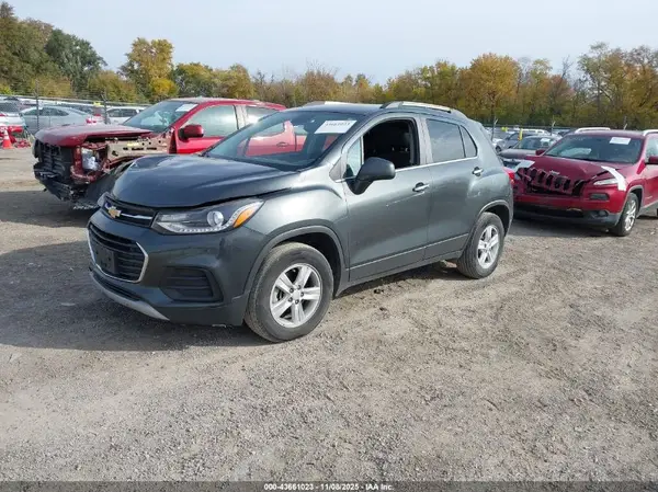 3GNCJPSB9LL222729 2020 CHEVROLET TRAX - Image 2