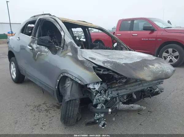 3GNCJPSB9LL309787 2020 CHEVROLET TRAX - Image 1