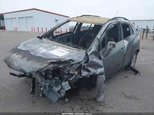 3GNCJPSB9LL309787 2020 CHEVROLET TRAX - Image 2