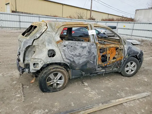 3GNCJPSBXHL163858 2017 CHEVROLET TRAX - Image 2