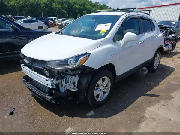3GNCJPSBXJL206584 2018 CHEVROLET TRAX - Image 2