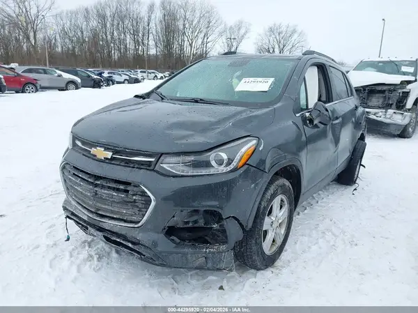 3GNCJPSBXJL248236 2018 CHEVROLET TRAX - Image 2
