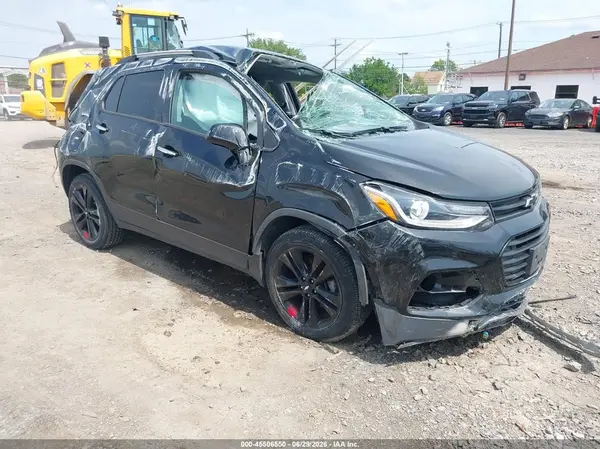 3GNCJPSBXJL374256 2018 CHEVROLET TRAX - Image 1