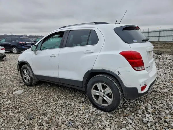 3GNCJPSBXKL218428 2019 CHEVROLET TRAX - Image 2