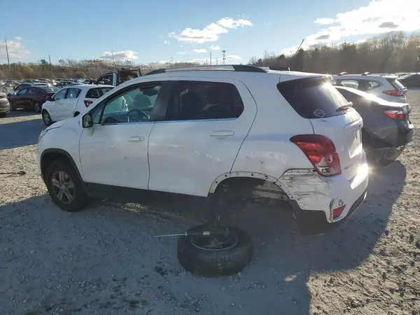 3GNCJPSBXKL220647 2019 CHEVROLET TRAX - Image 2