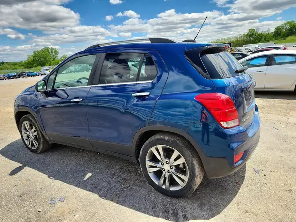 3GNCJPSBXKL239831 2019 CHEVROLET TRAX - Image 2