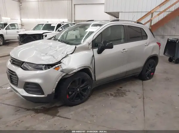 3GNCJPSBXKL249470 2019 CHEVROLET TRAX - Image 2